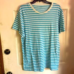 Old Navy teal and white t shirt